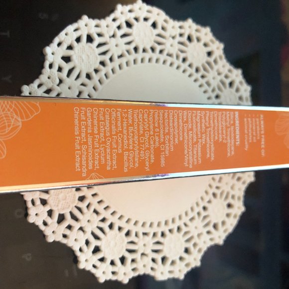 COPY - 💥 Youth Glow Vitamin C CC cream. SPF 50 - Picture 4 of 8